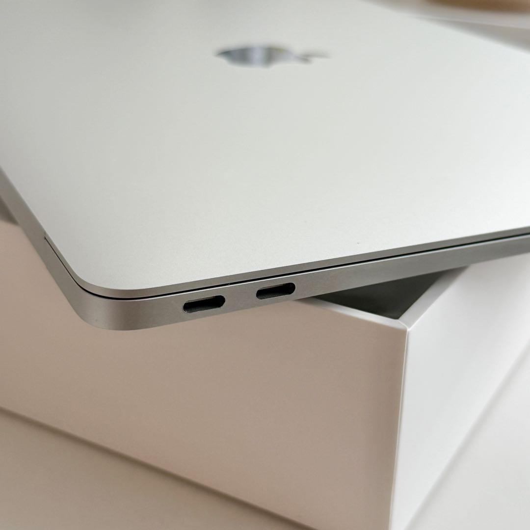 MacBook Air 13 2021 (M1チップ) メモリ8GB256GB