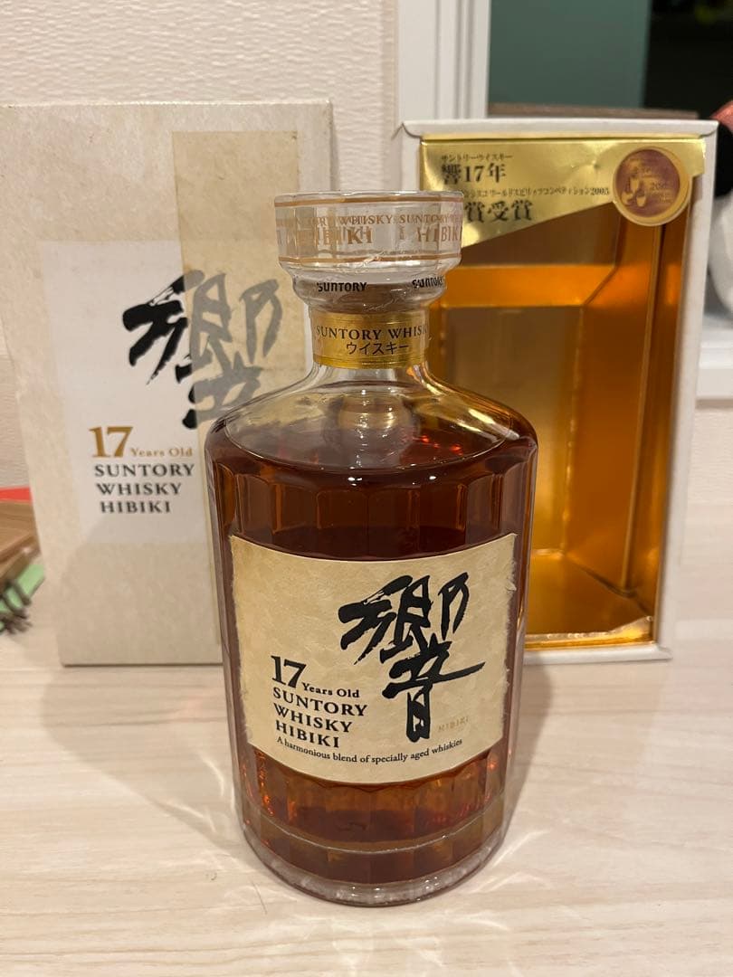 【☆早い者勝ち☆】サントリー 響 17年 700ml ウイスキー