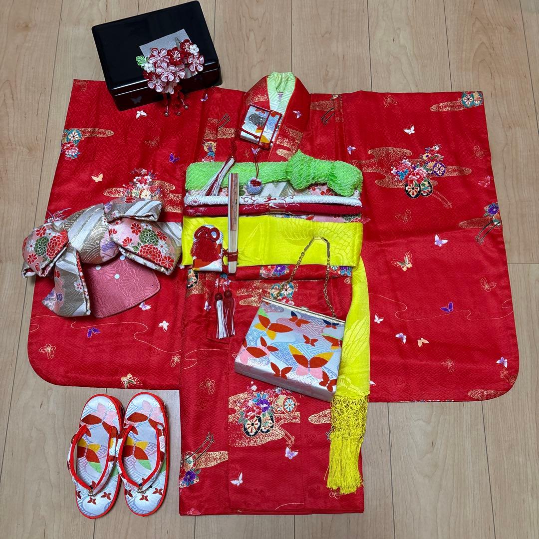 122 正絹着物　赤×蝶々×花車　七五三着物セット　3歳　日本製　結び帯