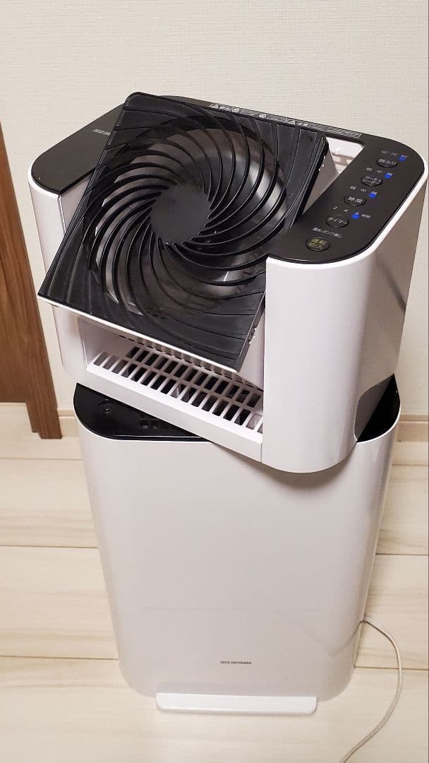 【花粉時の室内干しに】アイリスオーヤマ除湿機 IJD-I50-W 2020年製