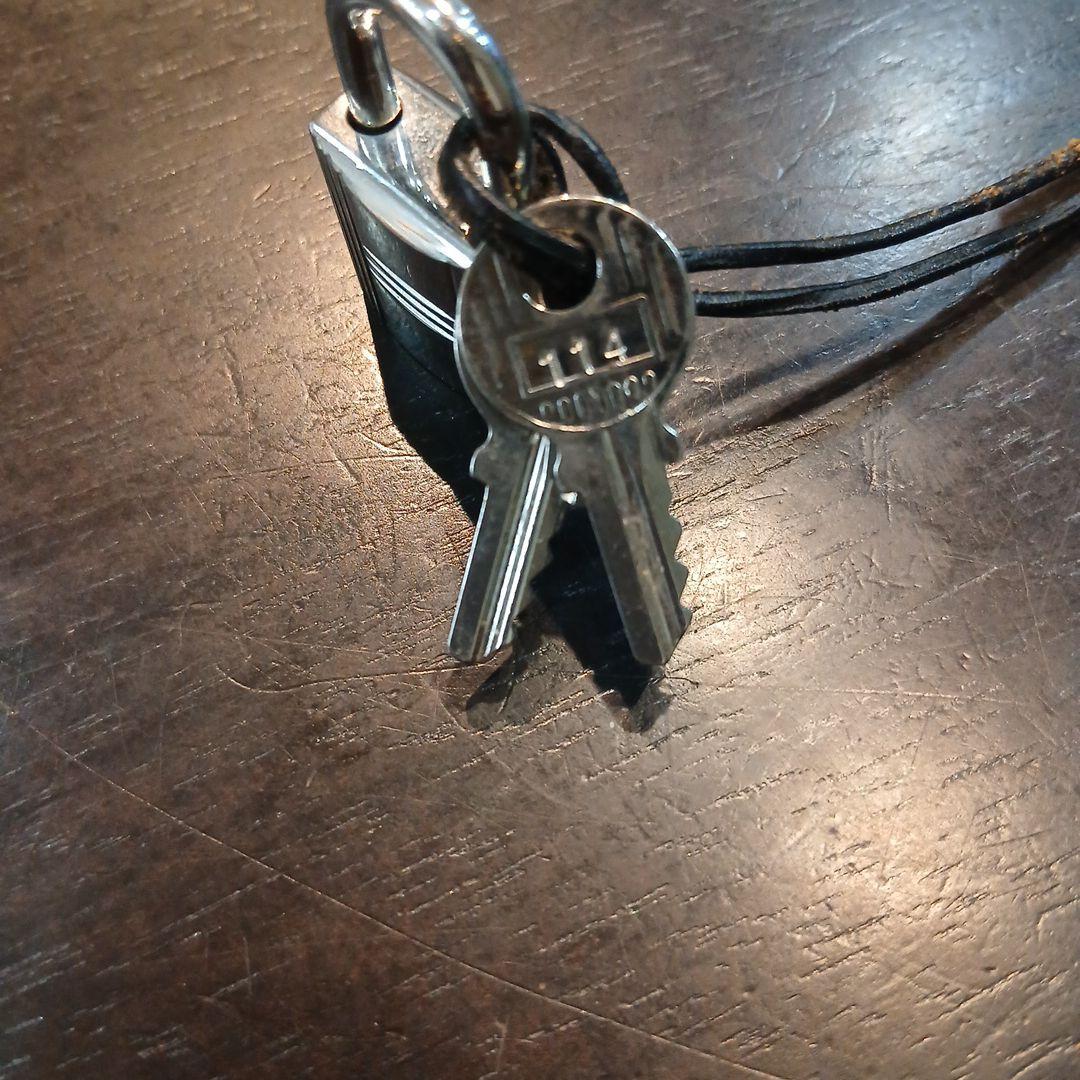 HERME'S 南京錠 2本の鍵付き