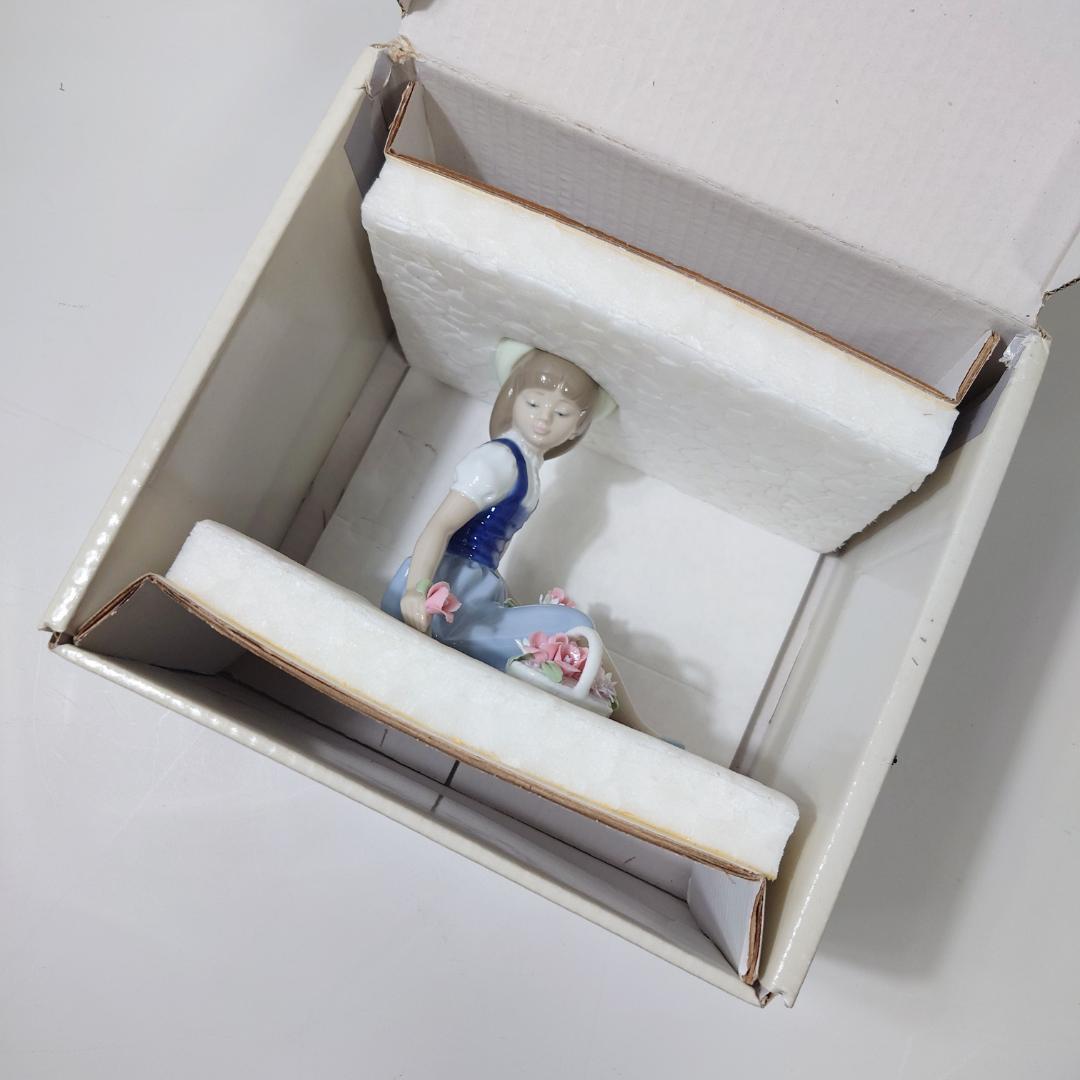 リヤドロ 【LLADRO】野の花とともに/1287 廃盤 フィギュリンスペイン製