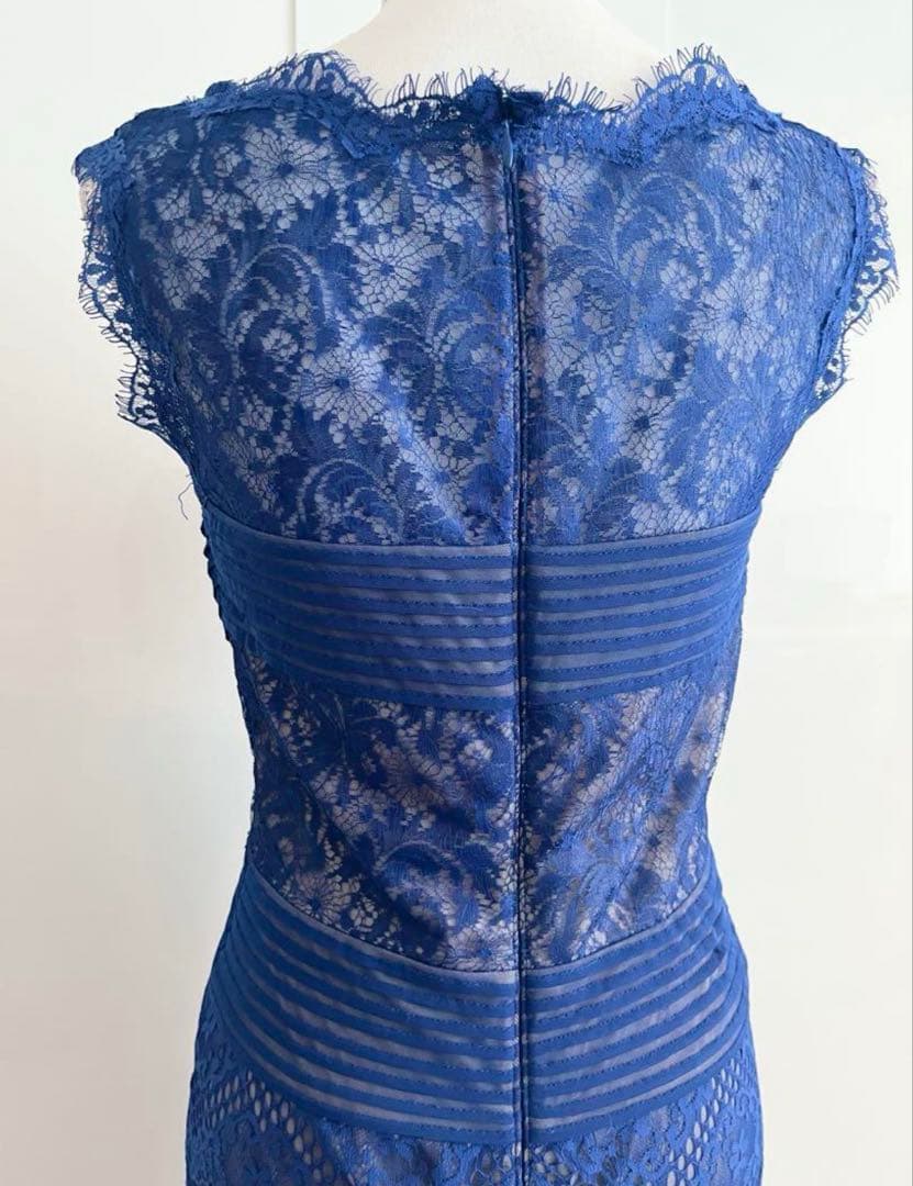 タダシショージのブルーレースタイトドレス, US 4