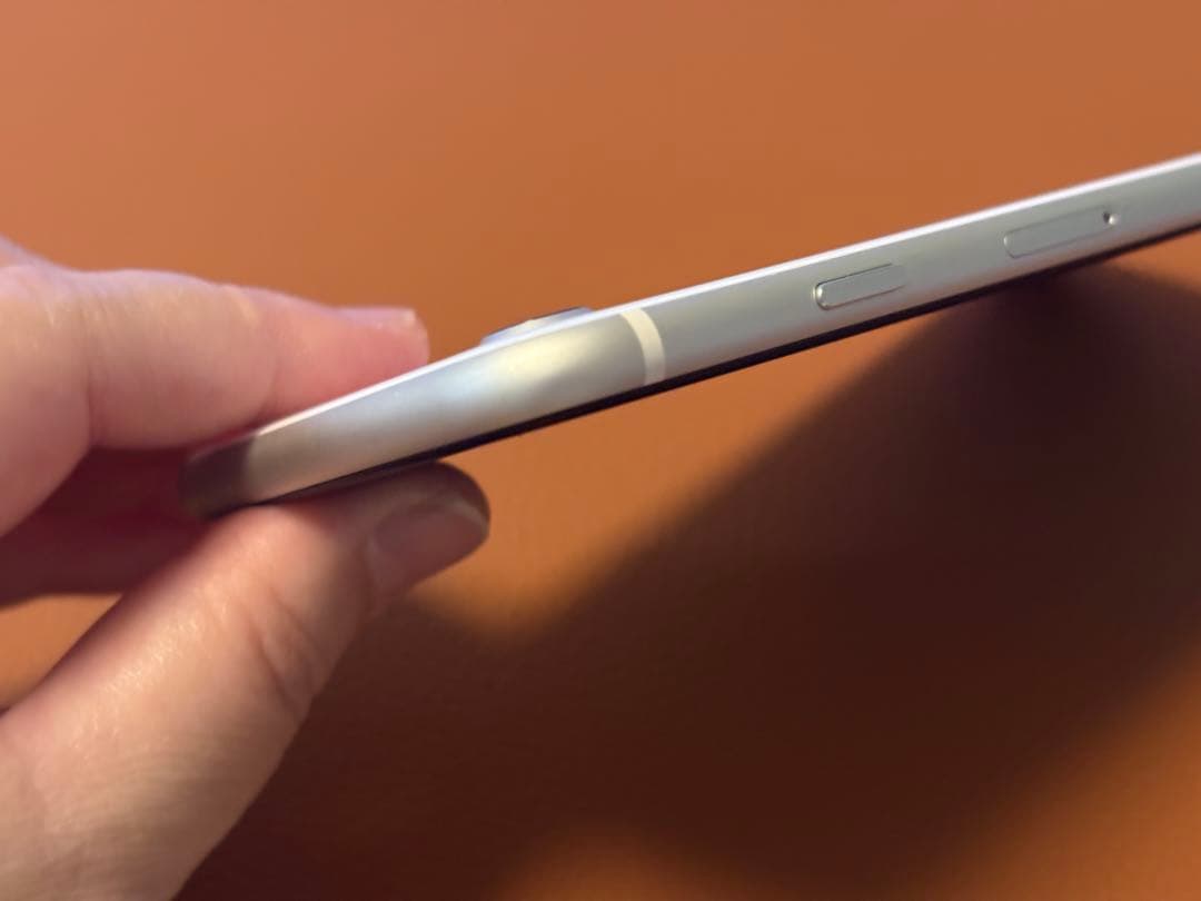 r*u様 iPhone SE (第2世代) 64GB ホワイト