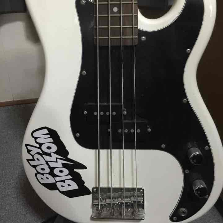 ベース