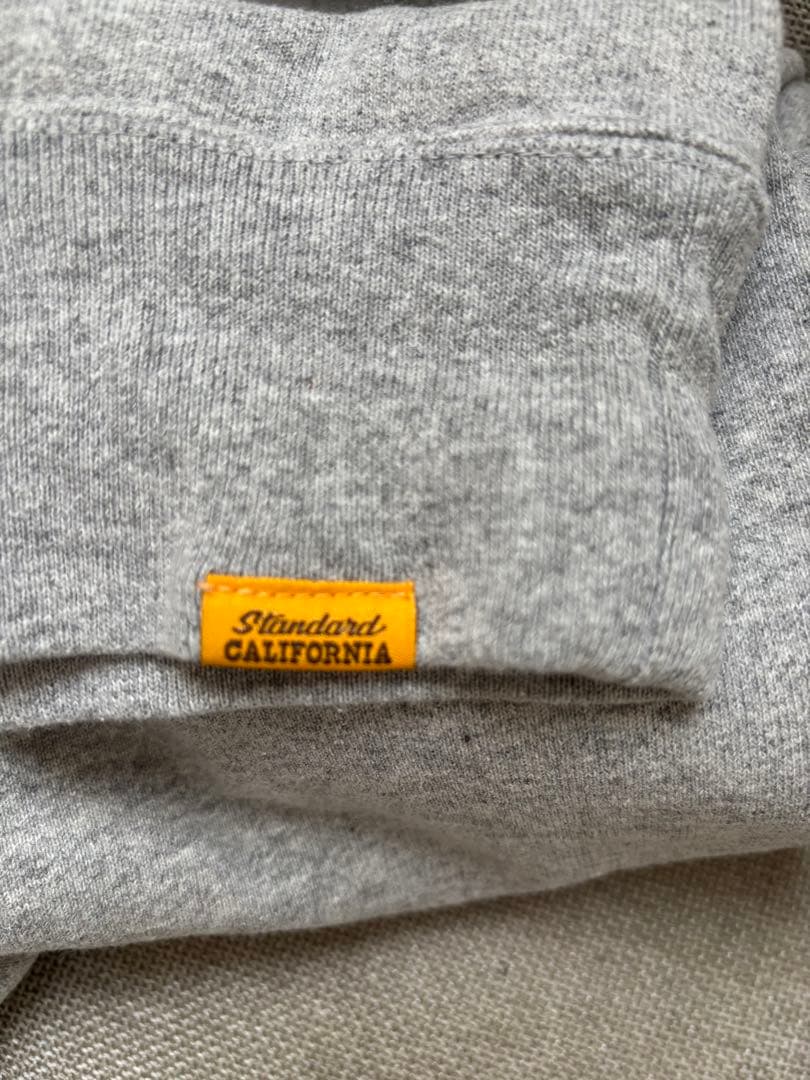 スタンダードカリフォルニア H.N.D. Logo Crew Sweat