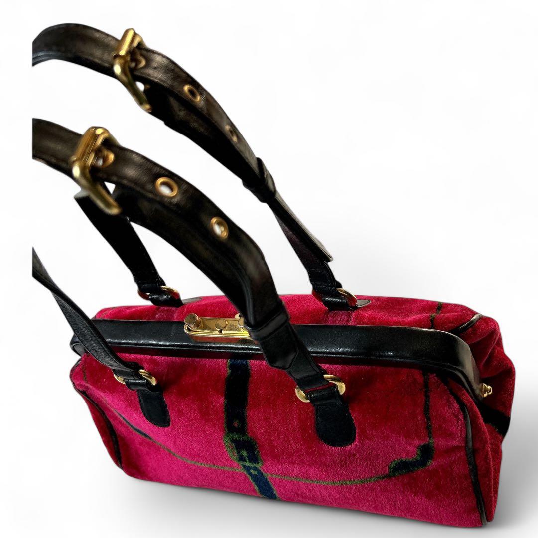 ロベルタディカメリーノ 口金　ベルベット 赤 ハンドバッグ　ロゴ　がま口