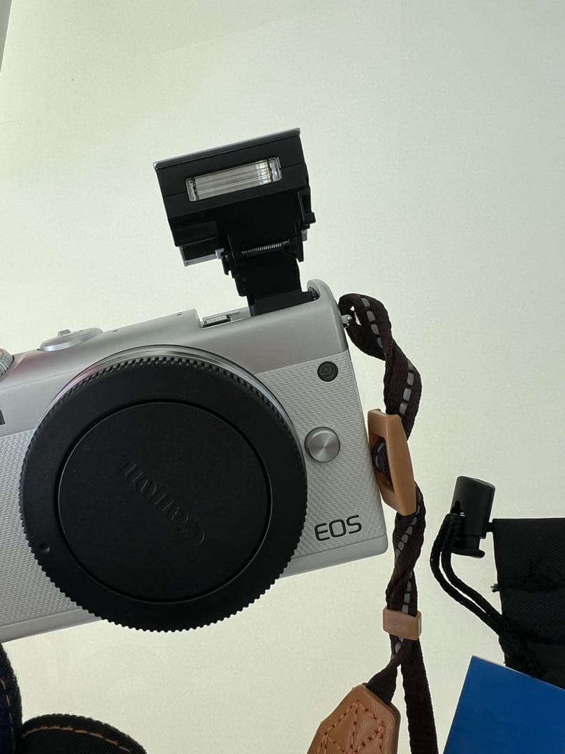 Canon EOS M100 ダブルレンズキット 美品 付属品多数 元箱あり