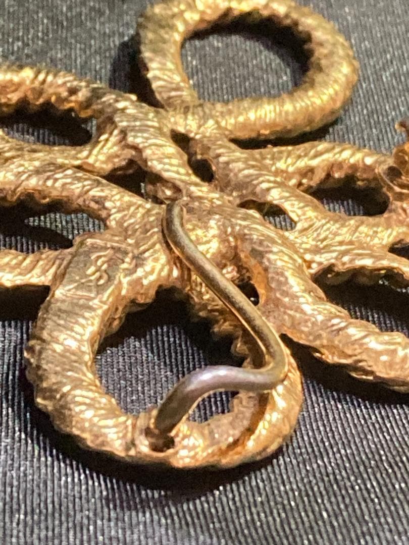 イヴ・サンローラン ゴールドカラー ロープ 結び目 ブローチ ヴィンテージ