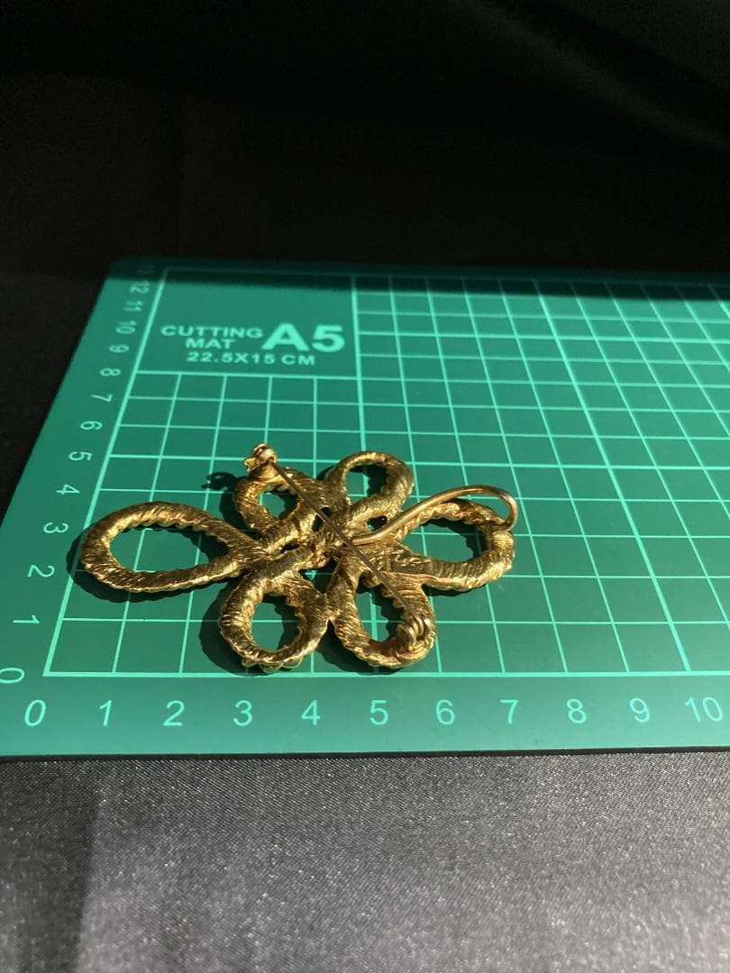 イヴ・サンローラン ゴールドカラー ロープ 結び目 ブローチ ヴィンテージ