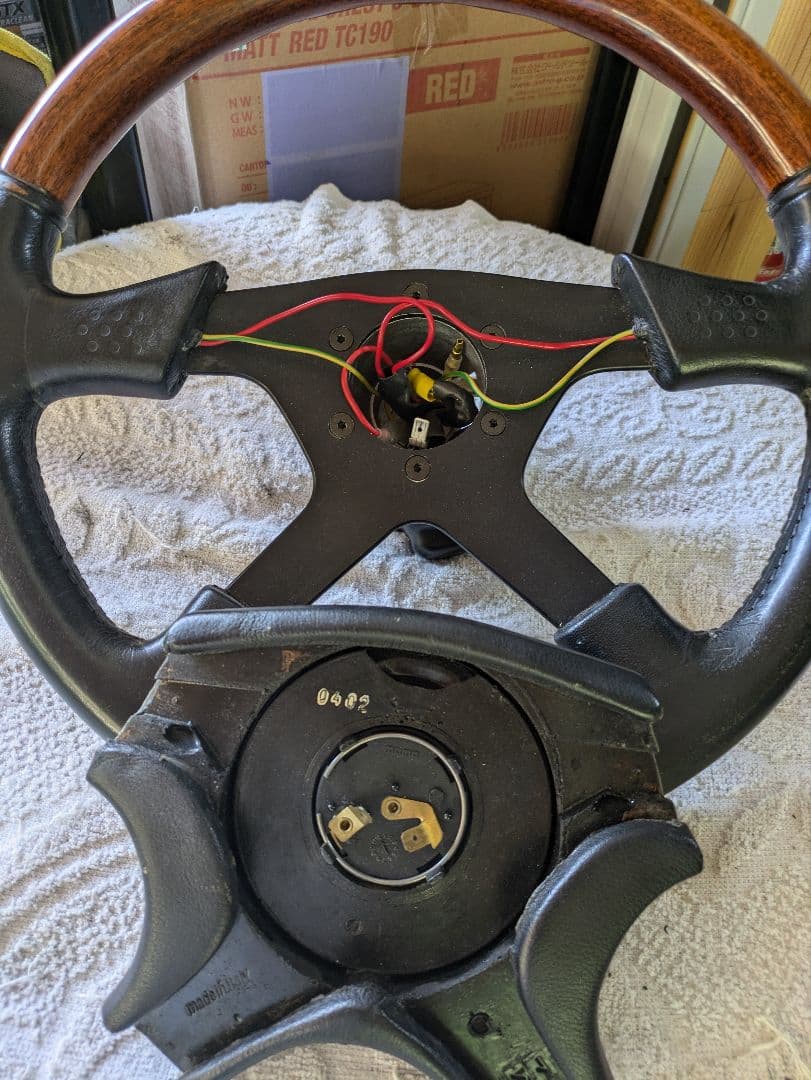 momo ステアリング　オリンピック 　パジェロミニ58Aボス付き