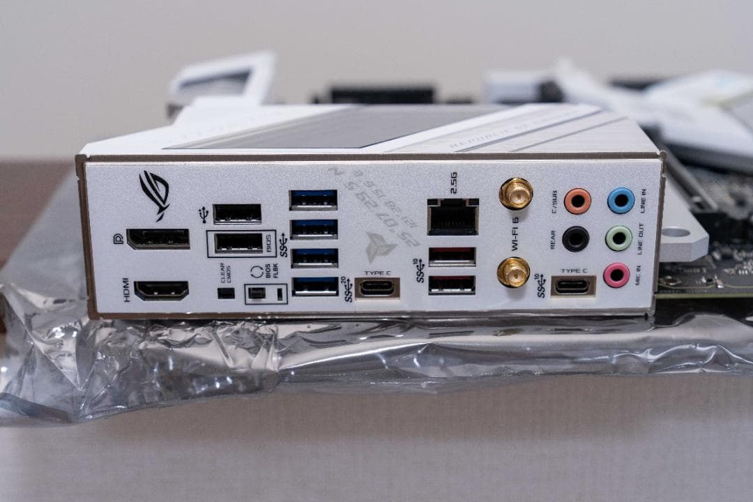 マザーボード ASUS ROG STRIX Z690-A GAMING WIFI D4