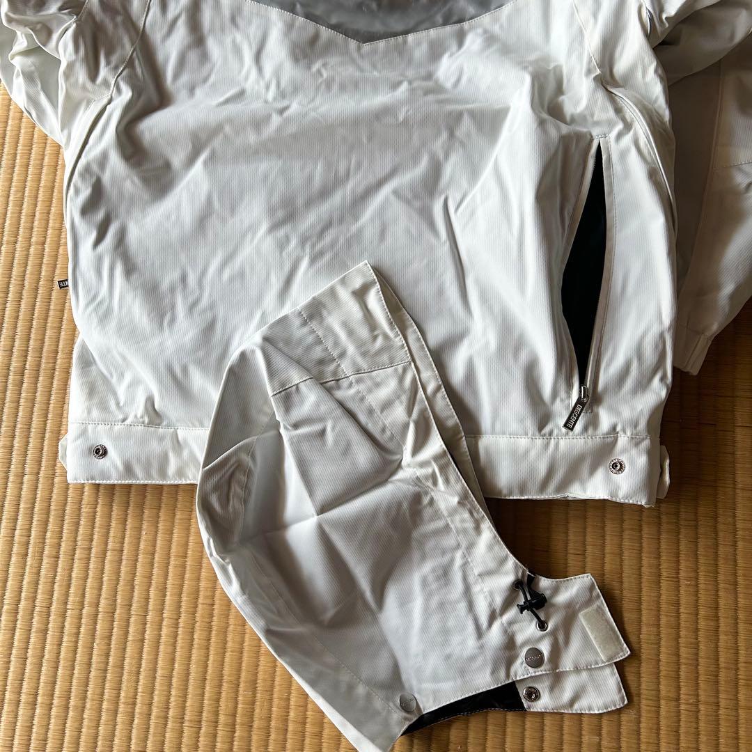 期間限定値下げ【新品未使用】ユニセックス☆彡 デサント スキーウェア ジャケット