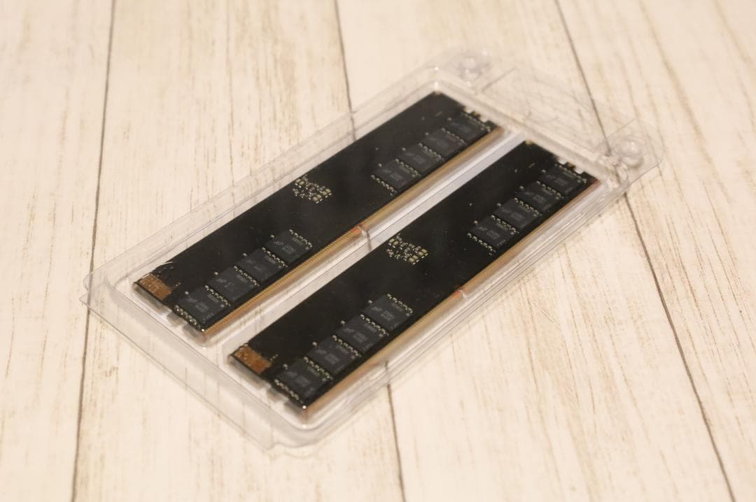 Crucial 64GB DDR5-5200 デスクトップメモリ（32GBx2枚