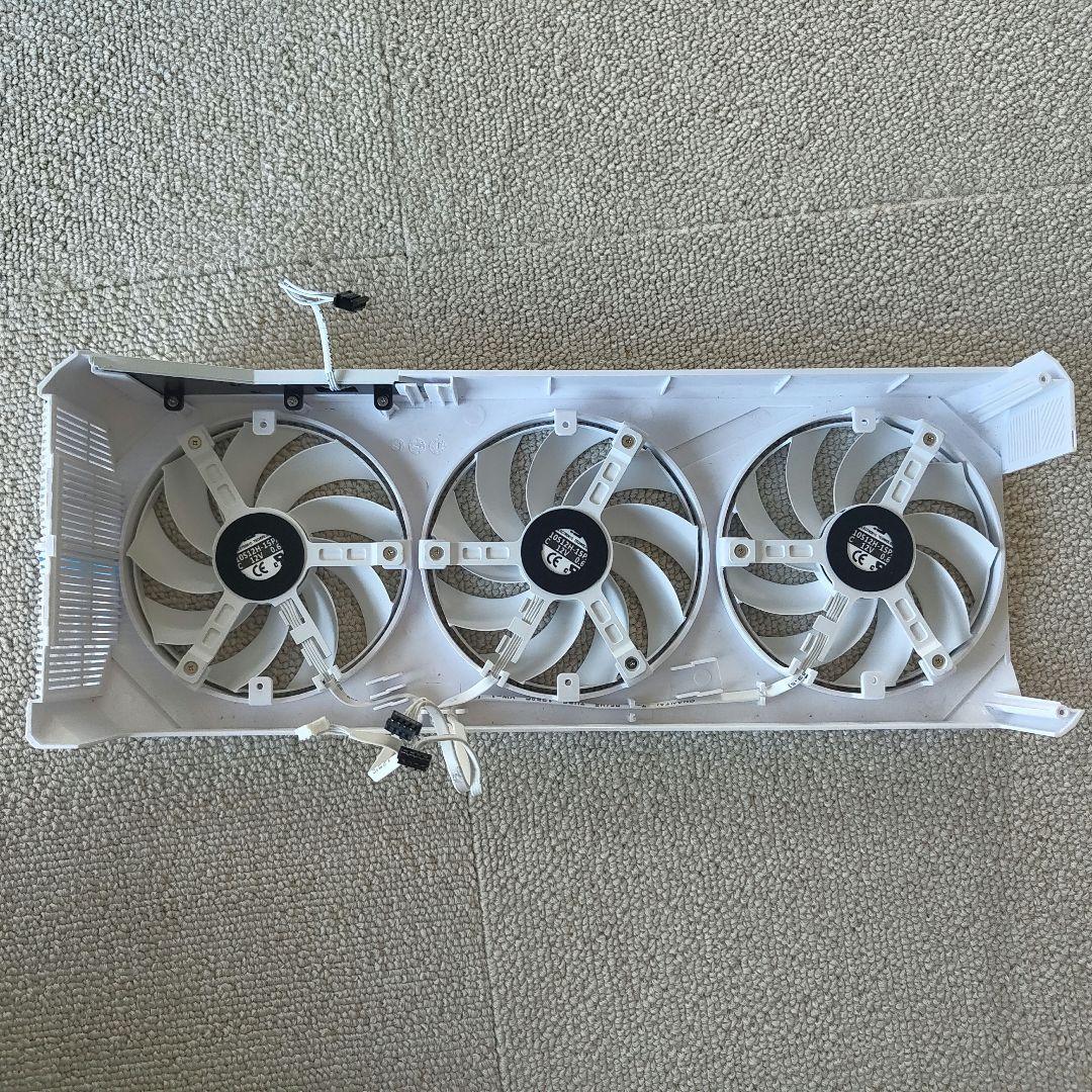 RTX 5090 ジャンク ZOTAC 白色 基盤付き!GPUコア/VRAM無し