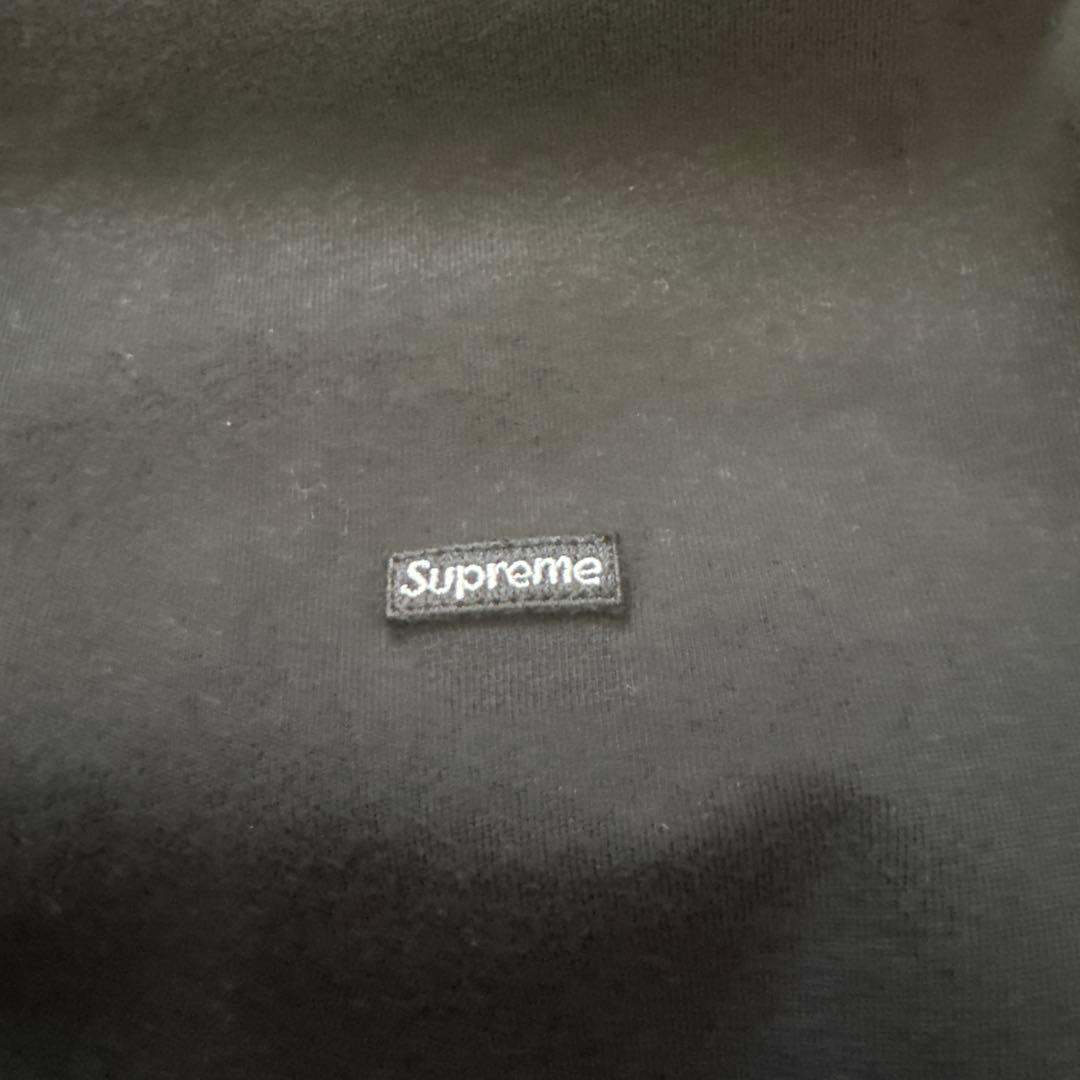 supremeスモールロゴmサイズ
