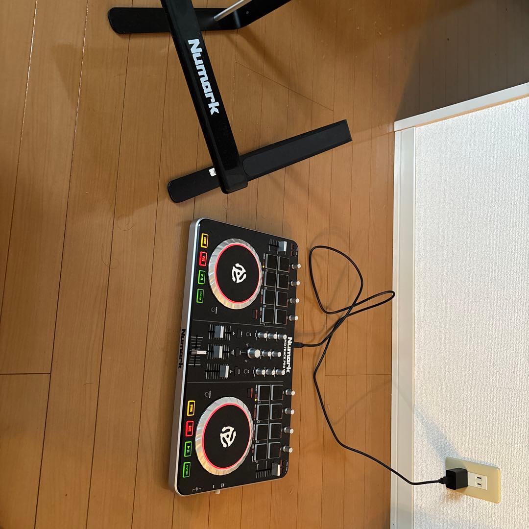 Numark Mixtrack Pro DJコントローラー