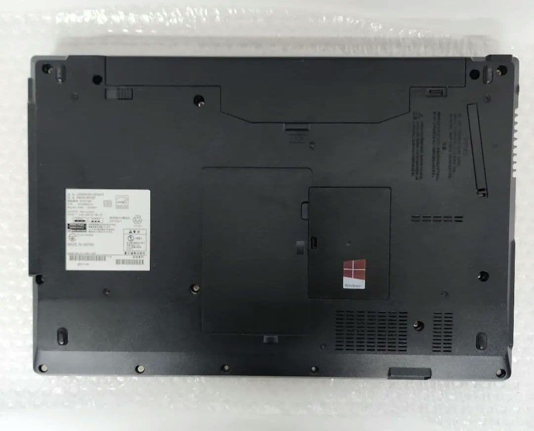 富士通LIFEBOOK A576 / SSD256 DVDマルチ搭載