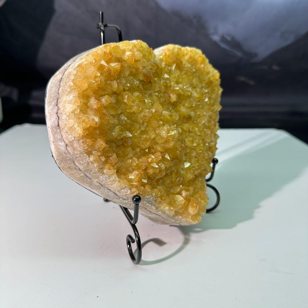 天然石 シトリンのハート　置物　台座付きG.303