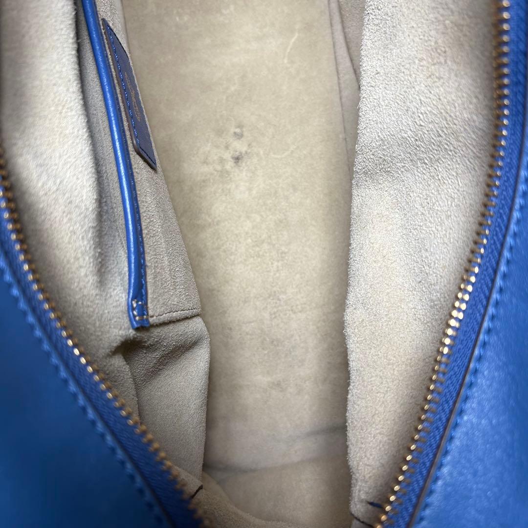 アニヤハインドマーチ　カーカー　２WAY　くすみブルー　鍵　タッセル