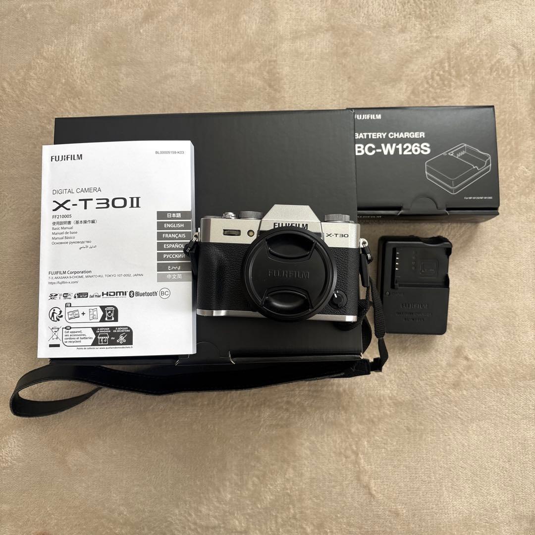 富士フィルムXT30II XC15-45mm レンズ　バッテリーチャージャー付き