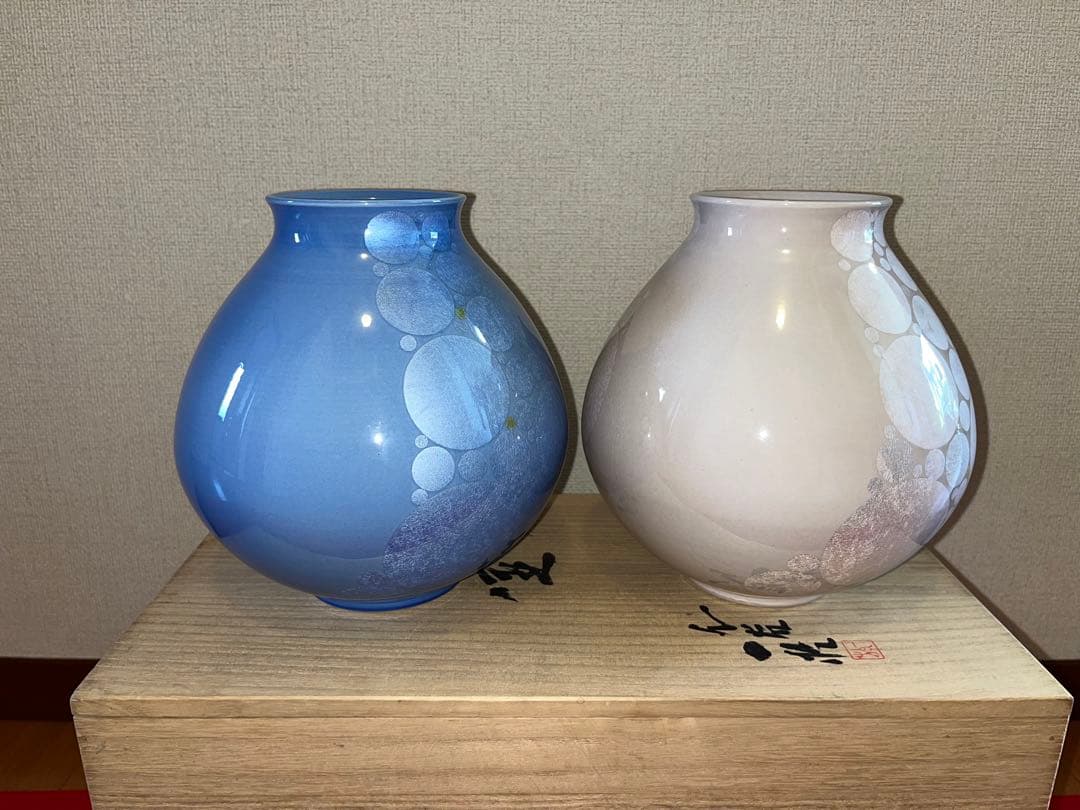中田一於 淡青釉・淡桜釉 釉裏銀彩 壺 一対 N38 日本工芸会正会員 九谷焼