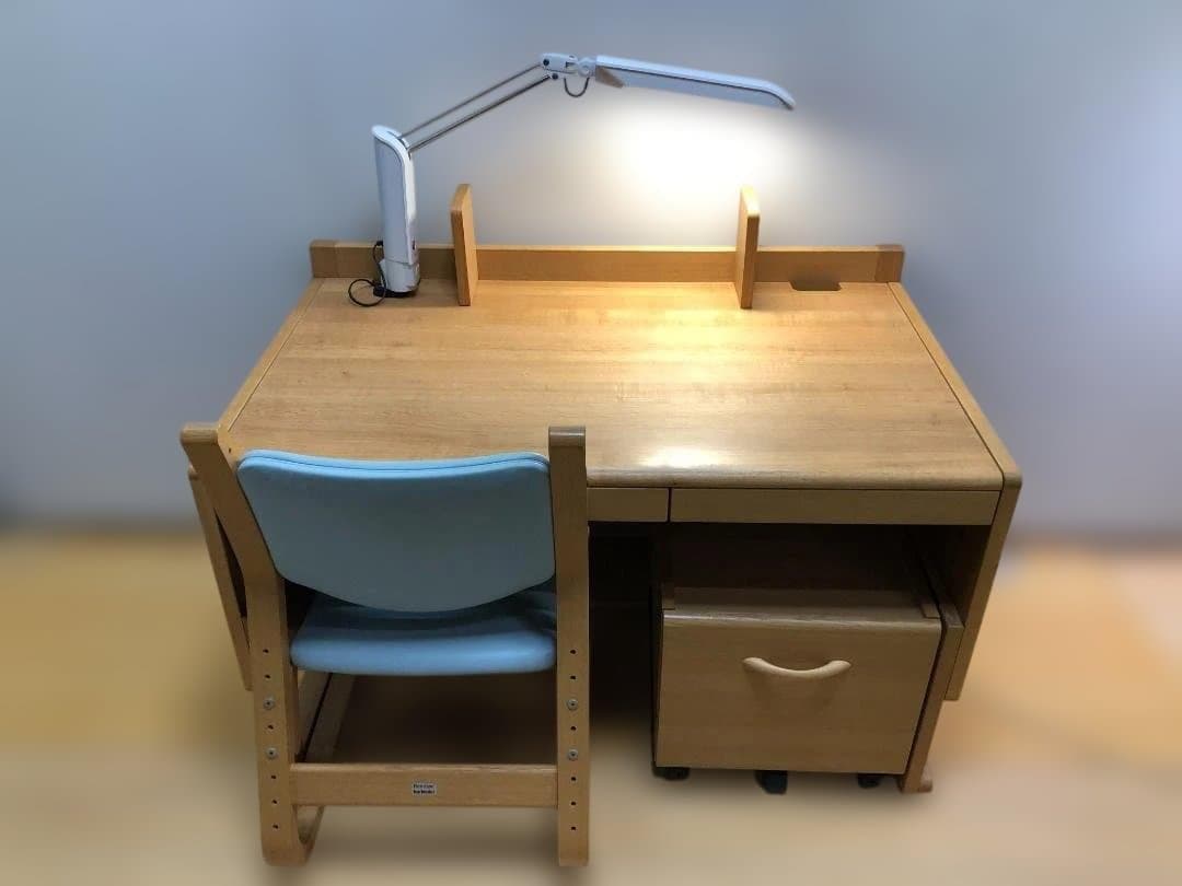 ピノ子(ᵔᴥᵔ)　①　袖机　送料無料 ベネッセ カリモク 51102