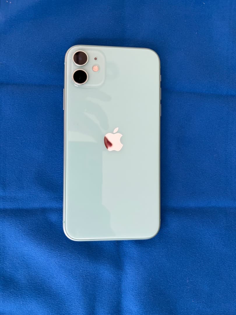 Apple iPhone 11 128GB グリーン、ガラスフィルムつき