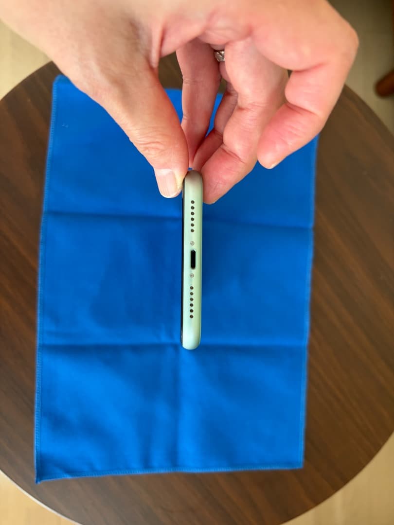 Apple iPhone 11 128GB グリーン、ガラスフィルムつき