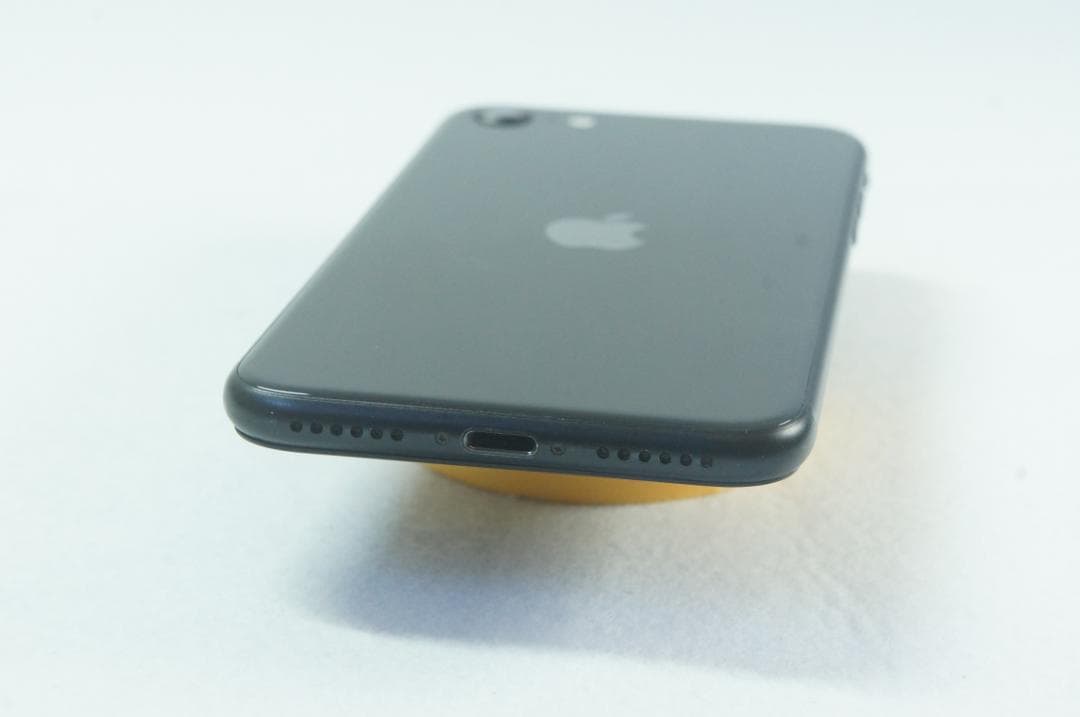 ☆☆美品　iPhone SE2 ブラック 128GB SIMフリー☆☆