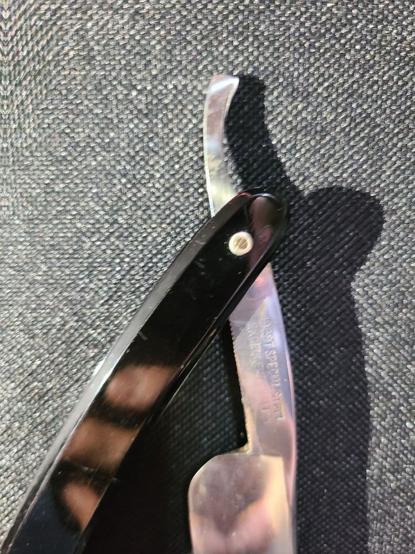 プロ理容師用剃刀　旧型　アンティーク