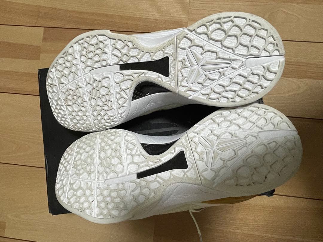 シューズ(男性用) Kobe 6 PROTRO BHM white/gold