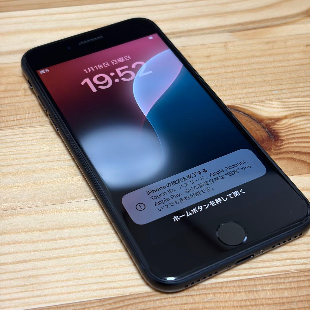 あ*ま様 バッテリー新品　iPhoneSE第3世代64GB SIMフリー　美品