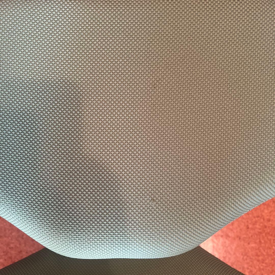 よい姿勢で座れるデスクチェア