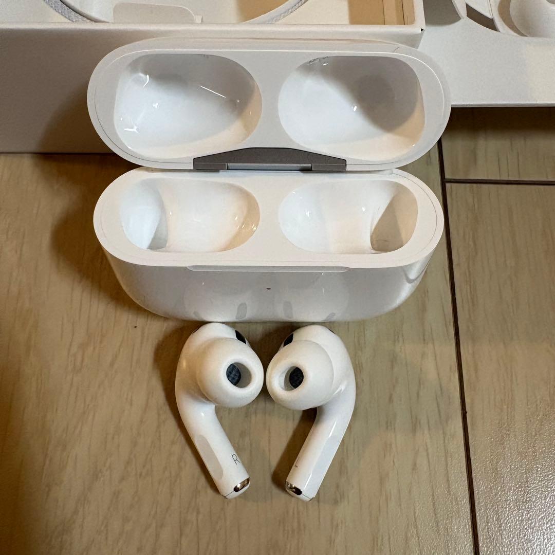 【極美品】Apple AirPods Pro 2 USB-C MTJV3J/A