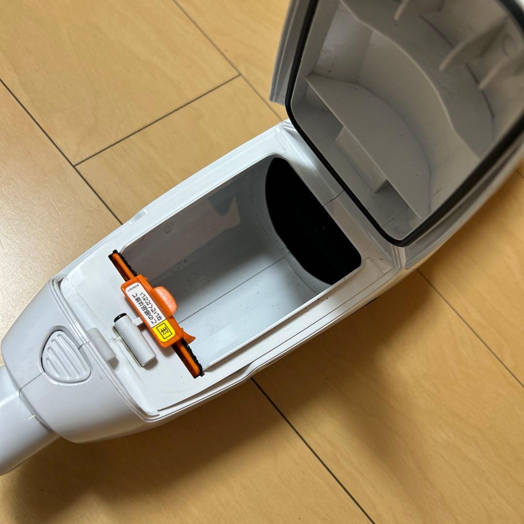 makita マキタ　充電式クリーナー　CL107FD