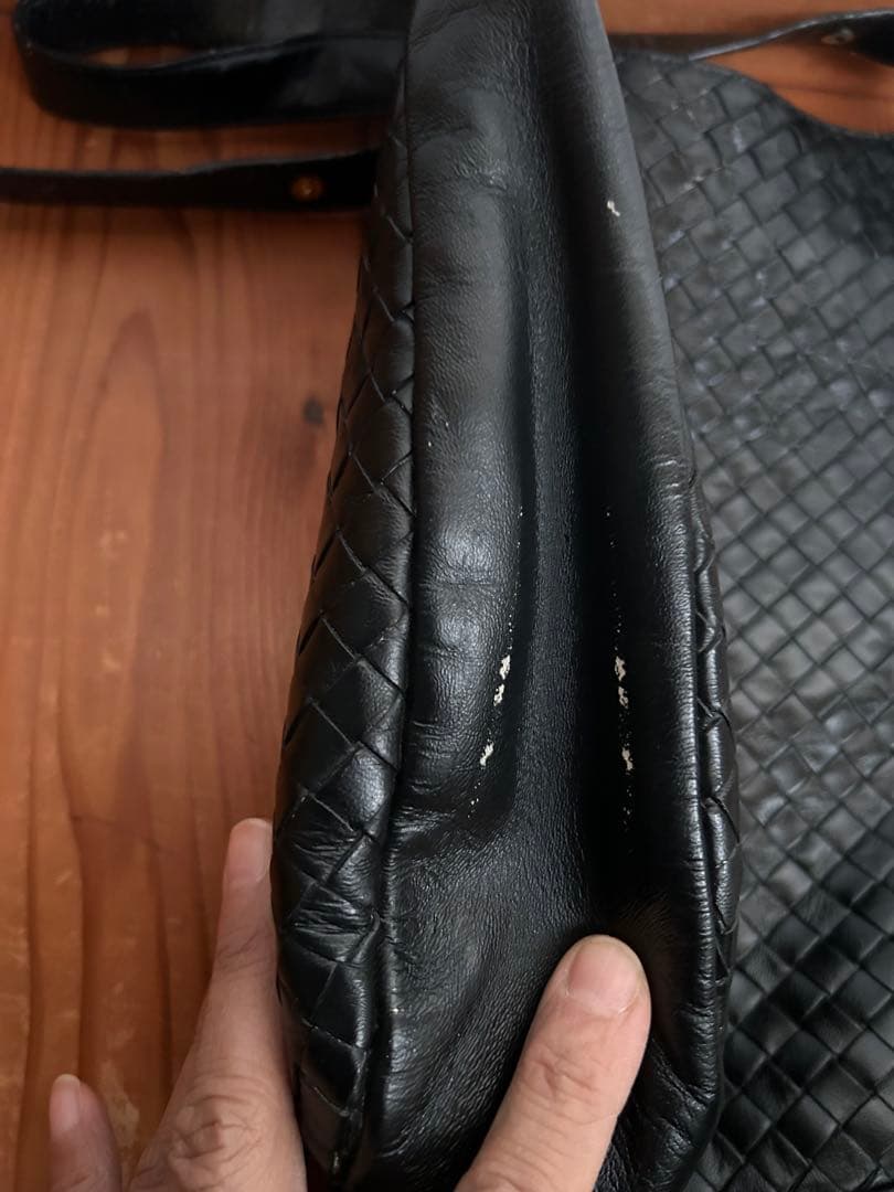 【難アリ】　BOTTEGA VENETA　ショルダーバッグ　斜めがけ　黒