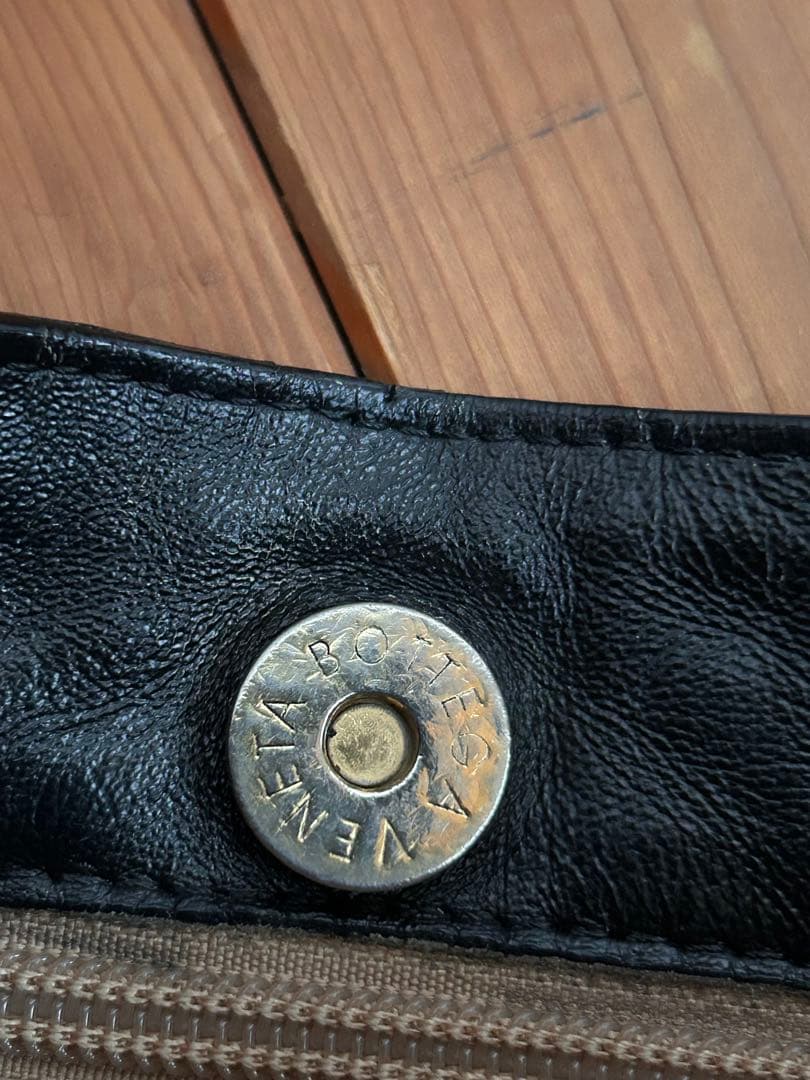 【難アリ】　BOTTEGA VENETA　ショルダーバッグ　斜めがけ　黒