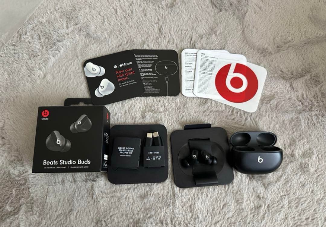 美品Beats Studio Buds