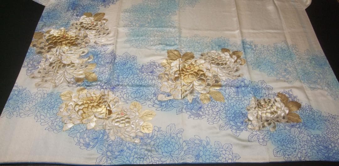 大輪菊の豪華刺繍/振袖フルセット　ｍ73　成人式 やまと謹製 白振袖