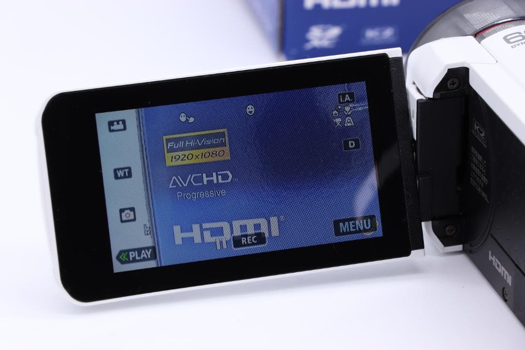 JVC ビデオカメラ EverioR エブリオ GZ-RX600-W