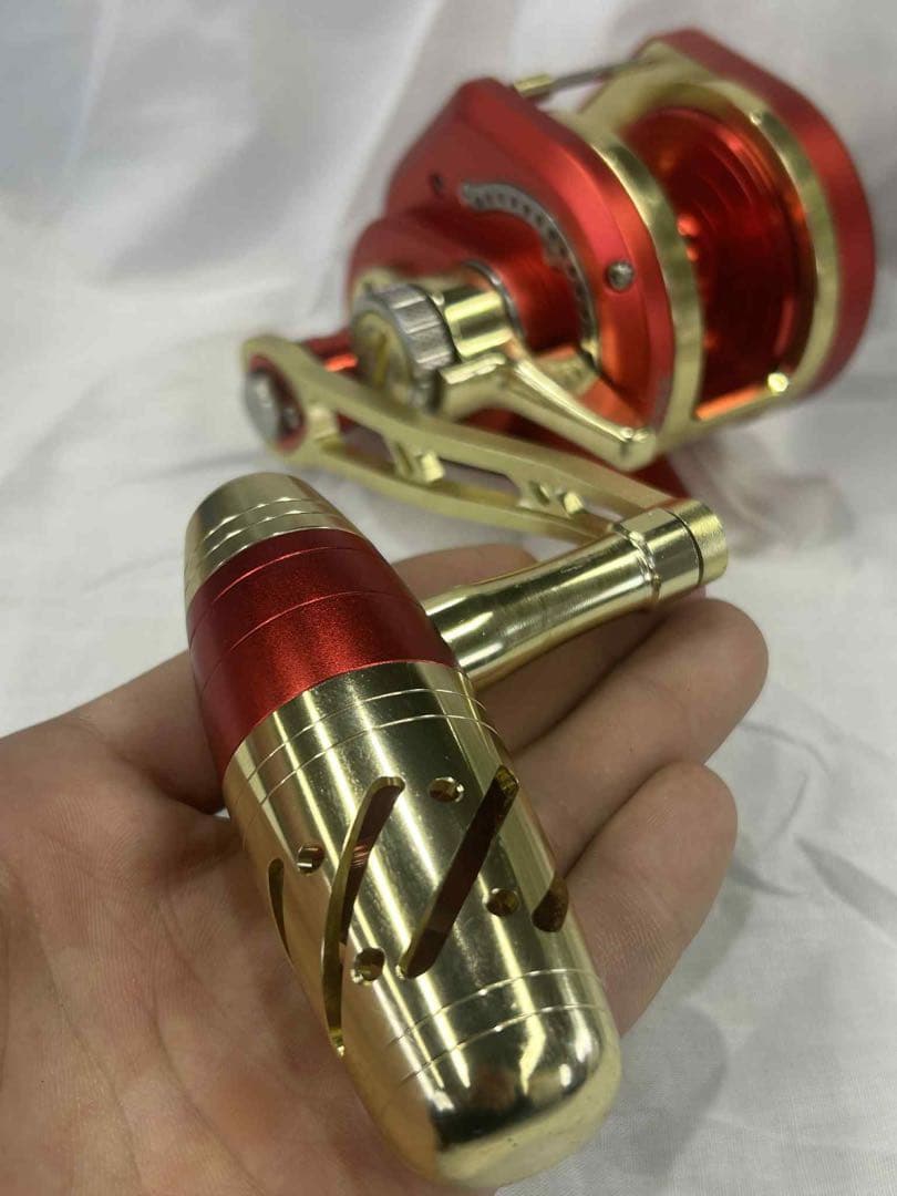 レッド/ゴールド ベイトリール