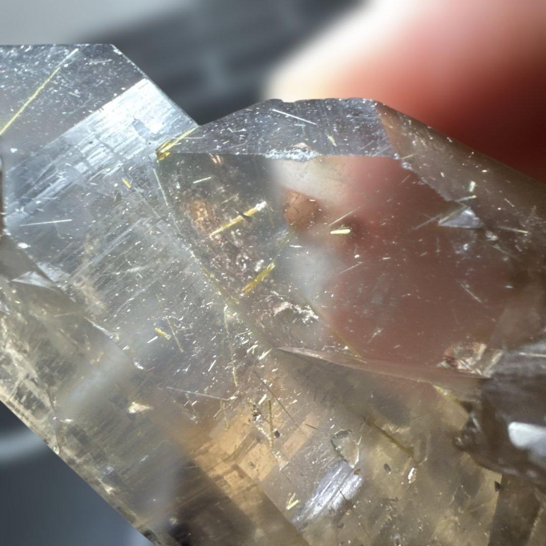 【極上品】希少　ゴールドルチルクォーツ クラスター 光台座付