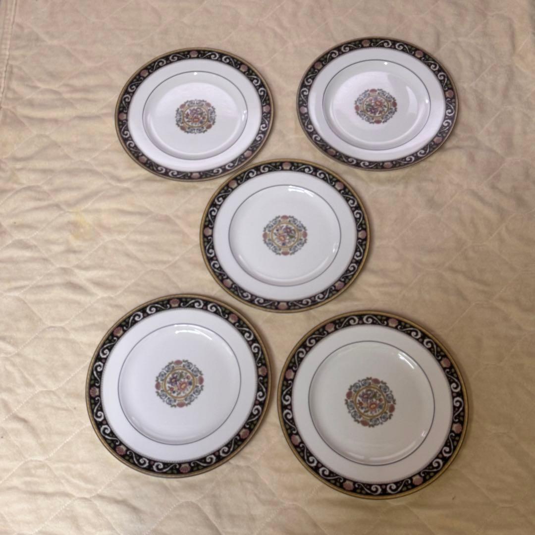 美品 廃番 ウェッジウッドラニーミード ディナーセットコーヒーセット付30ピース