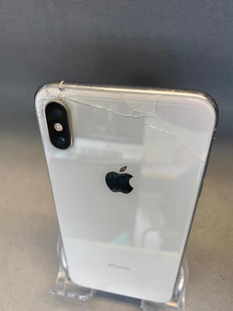 美品　国内版　SIMフリー　iPhoneXS MAX　 64GB ホワイト色