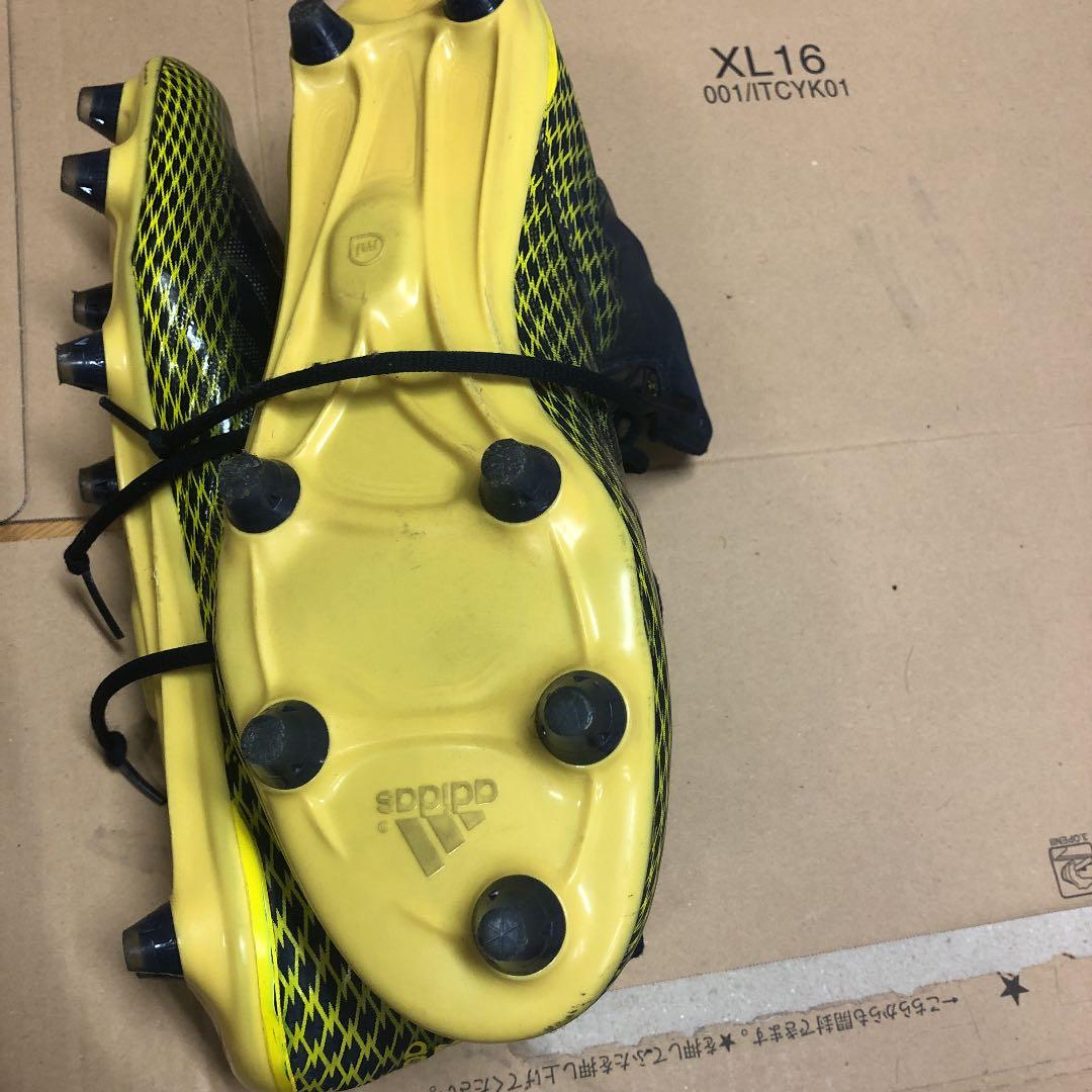 adidasの昔のミシガンモデルだった気がします