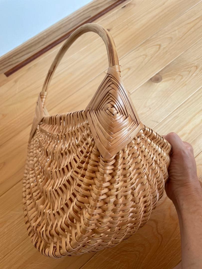 ラトビア　ウォールバスケット　カゴアミドリ