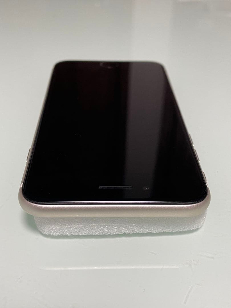 iPhone SE 第3世代 64gb スターライト バッテリー100%