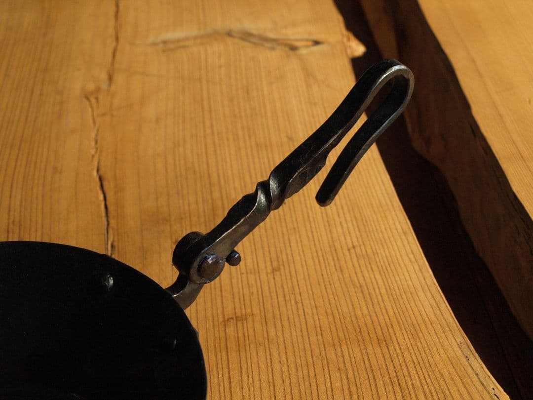 鍛造折り畳み式シェラカップ　ソロキャンプアイアンギア焚き火