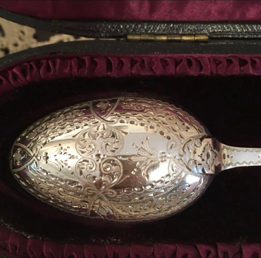 英国アンティーク 純銀ブライトカット スプーン